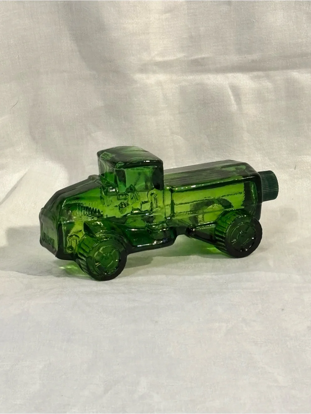 Vintage Avon Big Mack Windjammer After Shave 6 Oz Green Glass Truck Decanter 70s